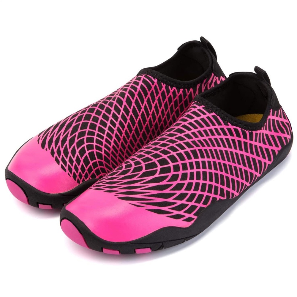 NWT Pink and Black Water Shoes Size 10/11